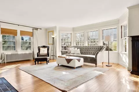 Bedroom - 10 Pickwick Rd, Marblehead, MA 01945 photo 1 of 7