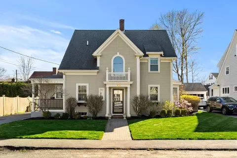 10 Pickwick Rd, Marblehead, MA 01945