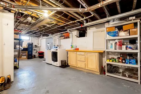 Exterior - 10 Pickwick Rd, Marblehead, MA 01945 photo 6 of 10