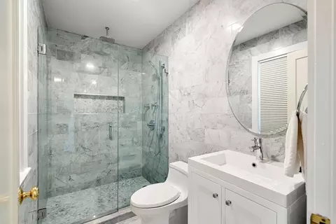 Bath - 10 Pickwick Rd, Marblehead, MA 01945 photo 1 of 4