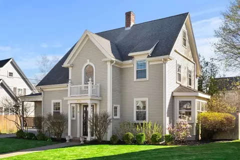 Exterior - 10 Pickwick Rd, Marblehead, MA 01945 photo 9 of 10
