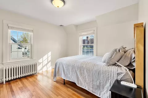 Bedroom - 10 Pickwick Rd, Marblehead, MA 01945 photo 4 of 7