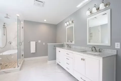 Bath - 8 Pandolf Ln, Needham, MA 02494 photo 2 of 3