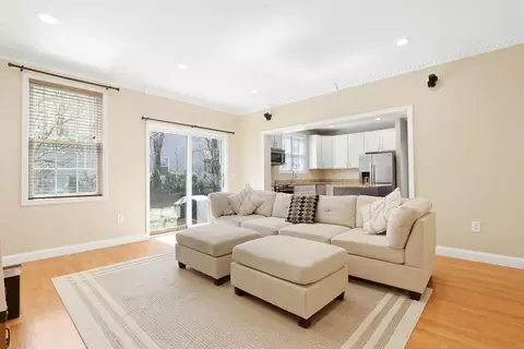 Living - 8 Pandolf Ln, Needham, MA 02494 photo 3 of 4