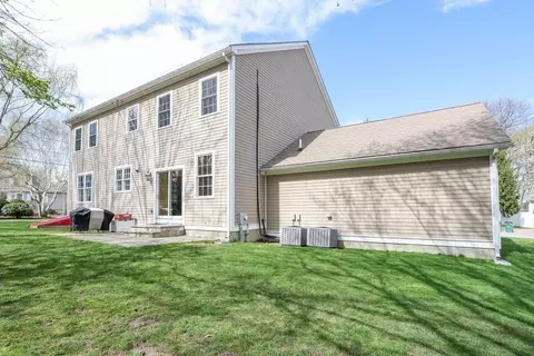Exterior - 8 Pandolf Ln, Needham, MA 02494 photo 2 of 4