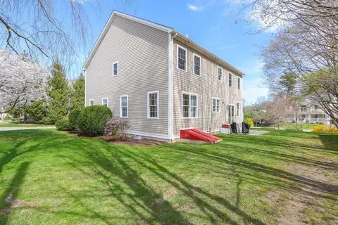 Exterior - 8 Pandolf Ln, Needham, MA 02494 photo 3 of 4
