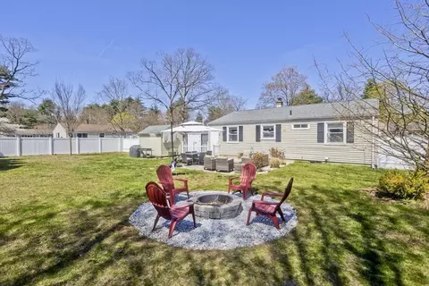 Exterior - 111 Berard Cir, Springfield, MA 01128 photo 10 of 11