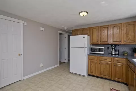 Kitchen - 111 Berard Cir, Springfield, MA 01128 photo 2 of 5