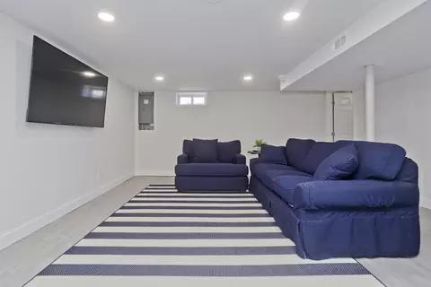 Living - 111 Berard Cir, Springfield, MA 01128 photo 5 of 5