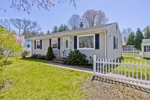Exterior - 111 Berard Cir, Springfield, MA 01128 photo 3 of 11