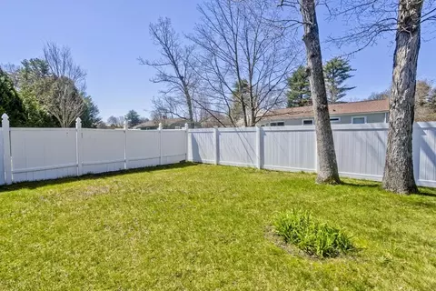 Exterior - 111 Berard Cir, Springfield, MA 01128 photo 11 of 11