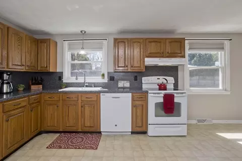 Kitchen - 111 Berard Cir, Springfield, MA 01128 photo 4 of 5