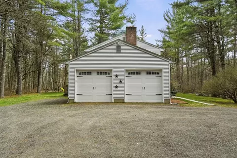 Exterior - 390 Old Greenwich Plains Rd, Hardwick, MA 01037 photo 5 of 7