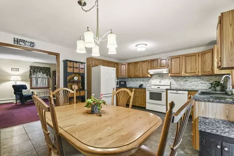Dining - 390 Old Greenwich Plains Rd, Hardwick, MA 01037 photo 1 of 6