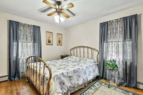Bedroom - 390 Old Greenwich Plains Rd, Hardwick, MA 01037 photo 1 of 5