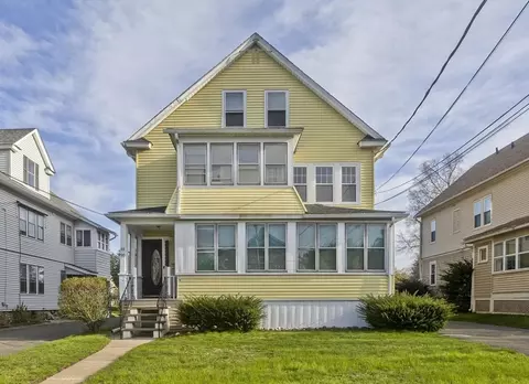 88-90 Saint James Ave, Holyoke, MA 01040