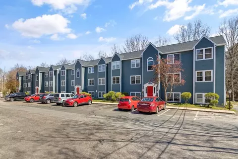 35 School St #12, Dracut, MA 01826