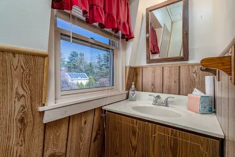 Bath - 116 Central Ave, Ayer, MA 01432 photo 4 of 5