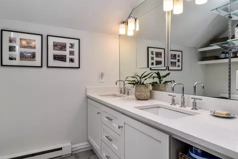 Bath - 7 Main St, Dover, MA 02030 photo 2 of 3