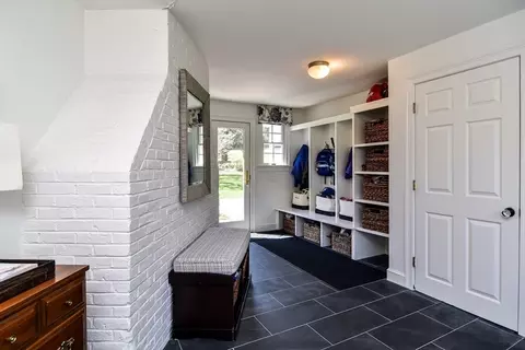 Entry Way - 7 Main St, Dover, MA 02030 photo 3 of 3