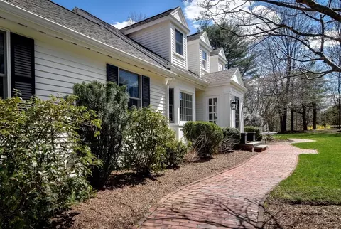 Exterior - 7 Main St, Dover, MA 02030 photo 5 of 9
