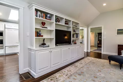 Living - 7 Main St, Dover, MA 02030 photo 2 of 3