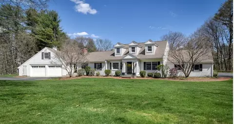 7 Main St, Dover, MA 02030