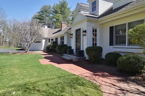 Exterior - 7 Main St, Dover, MA 02030 photo 4 of 9