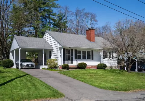 24 Murphy Ter, Northampton, MA 01060