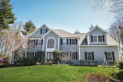 27 Estabrook Ln, Berlin, MA 01503