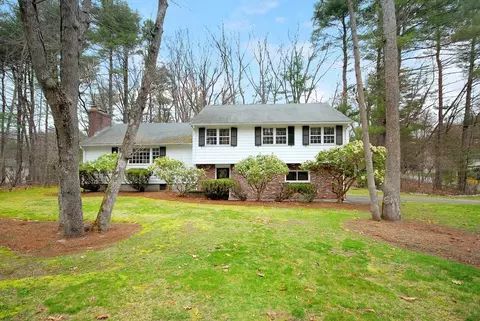 469 Hayward Ml, Concord, MA 01742
