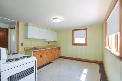 Kitchen - 6 Common St, Brookfield, MA 01506 photo 4 of 4