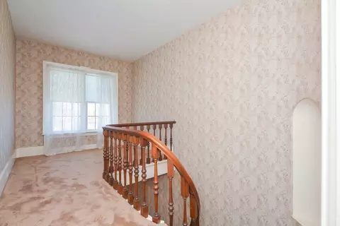 Entry Way - 6 Common St, Brookfield, MA 01506 photo 2 of 2