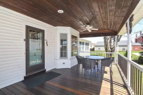 Exterior - 6 Common St, Brookfield, MA 01506 photo 5 of 12