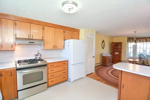Kitchen - 6 Common St, Brookfield, MA 01506 photo 2 of 4