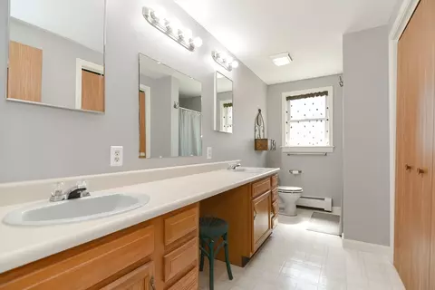 Bath - 9 Davidson Rd, Framingham, MA 01701 photo 2 of 3