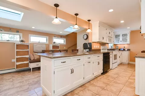 Kitchen - 9 Davidson Rd, Framingham, MA 01701 photo 4 of 5