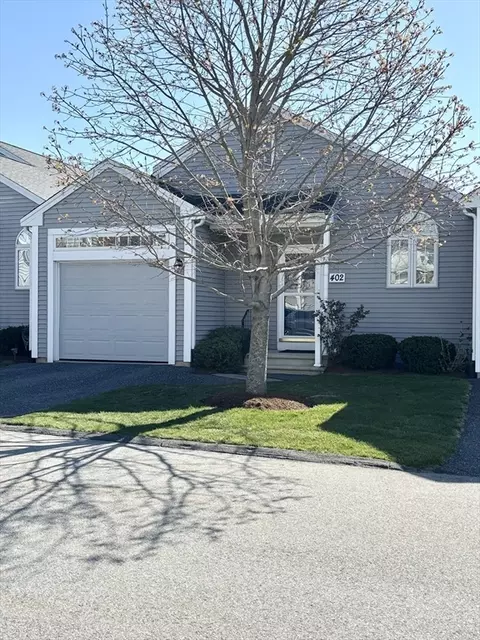 402 Village Ln #402, Bellingham, MA 02019