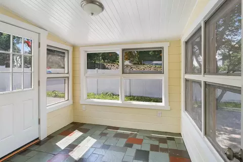 Exterior - 266 Webster St, Worcester, MA 01603 photo 9 of 11