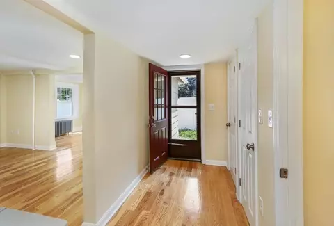 Entry Way - 266 Webster St, Worcester, MA 01603 photo 3 of 7