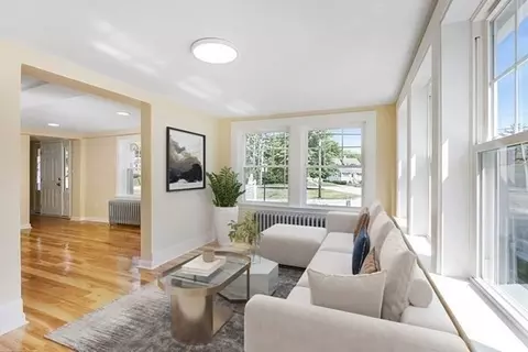 Living - 266 Webster St, Worcester, MA 01603 photo 1 of 2