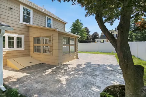 Exterior - 266 Webster St, Worcester, MA 01603 photo 7 of 11