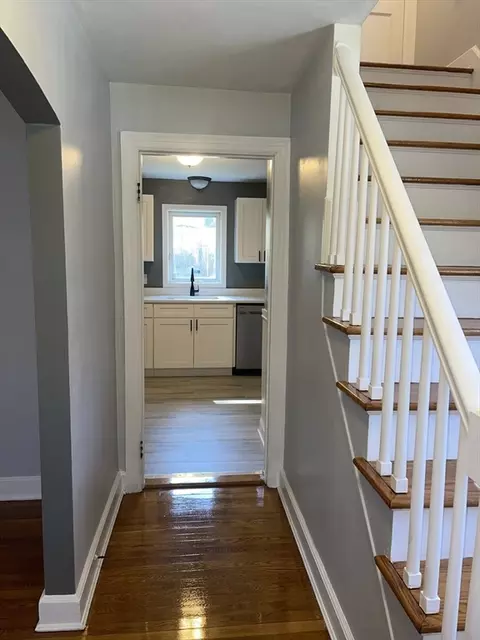 Entry Way - 439 Mill St, Worcester, MA 01602 photo 2 of 4