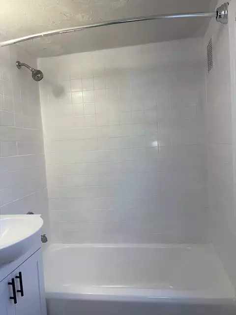 Bath - 439 Mill St, Worcester, MA 01602 photo 1 of 3