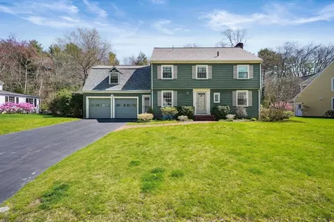 14 Meadowbrook Rd, Wellesley, MA 02481