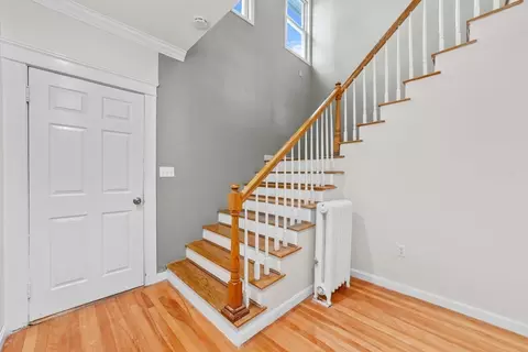 Entry Way - 15 Ancona Rd, Worcester, MA 01604 photo 2 of 4