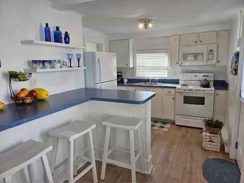 Kitchen - 7 Pleasant Ave, Wareham, MA 02571 photo 1 of 4