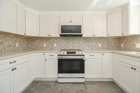 50 Rainbow Ln, Mashpee, MA 02649 photo 5