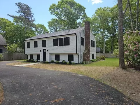 50 Rainbow Ln, Mashpee, MA 02649 photo 2