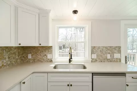 50 Rainbow Ln, Mashpee, MA 02649 photo 9